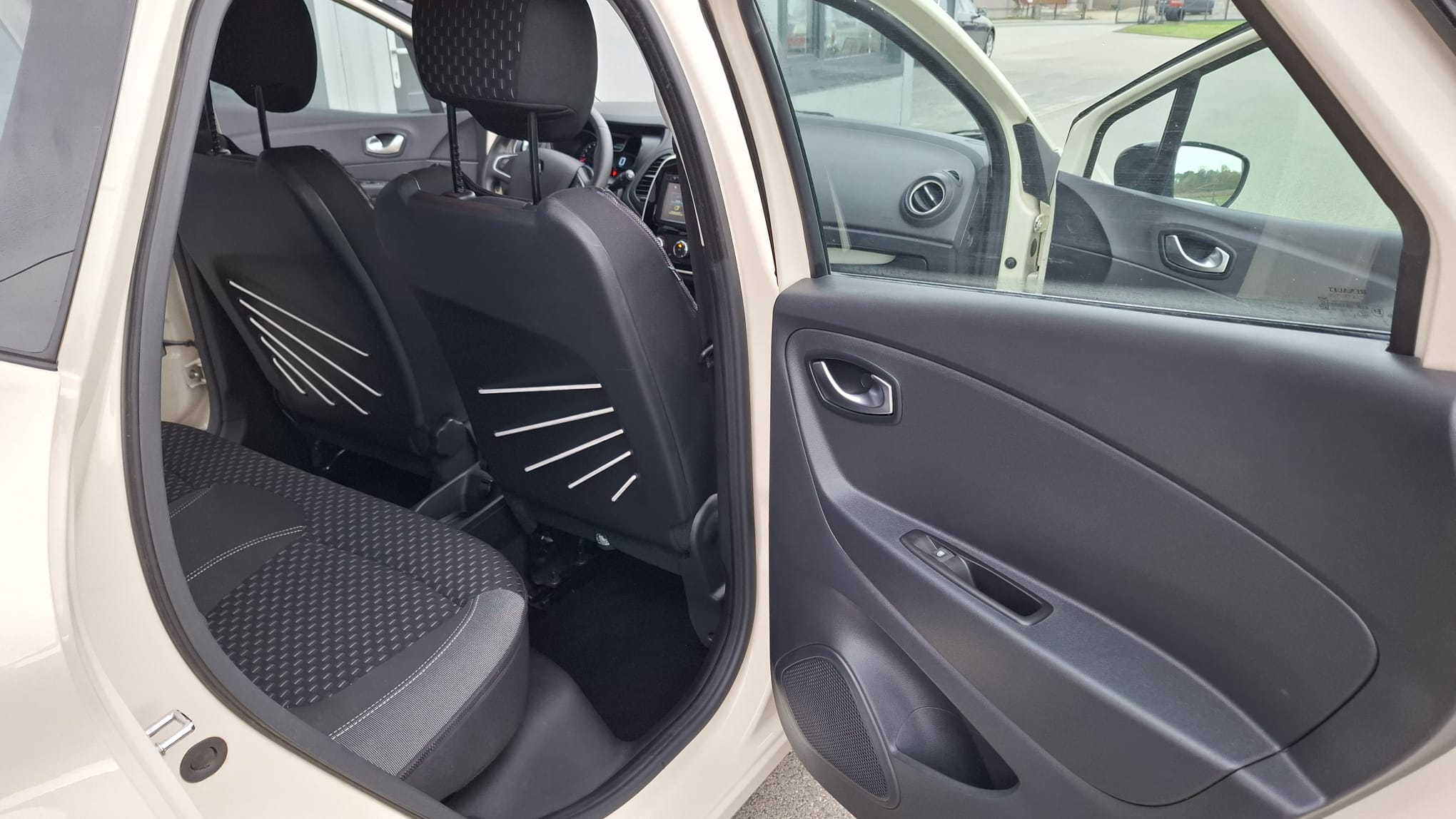 Renault Captur 11-10-26-2025