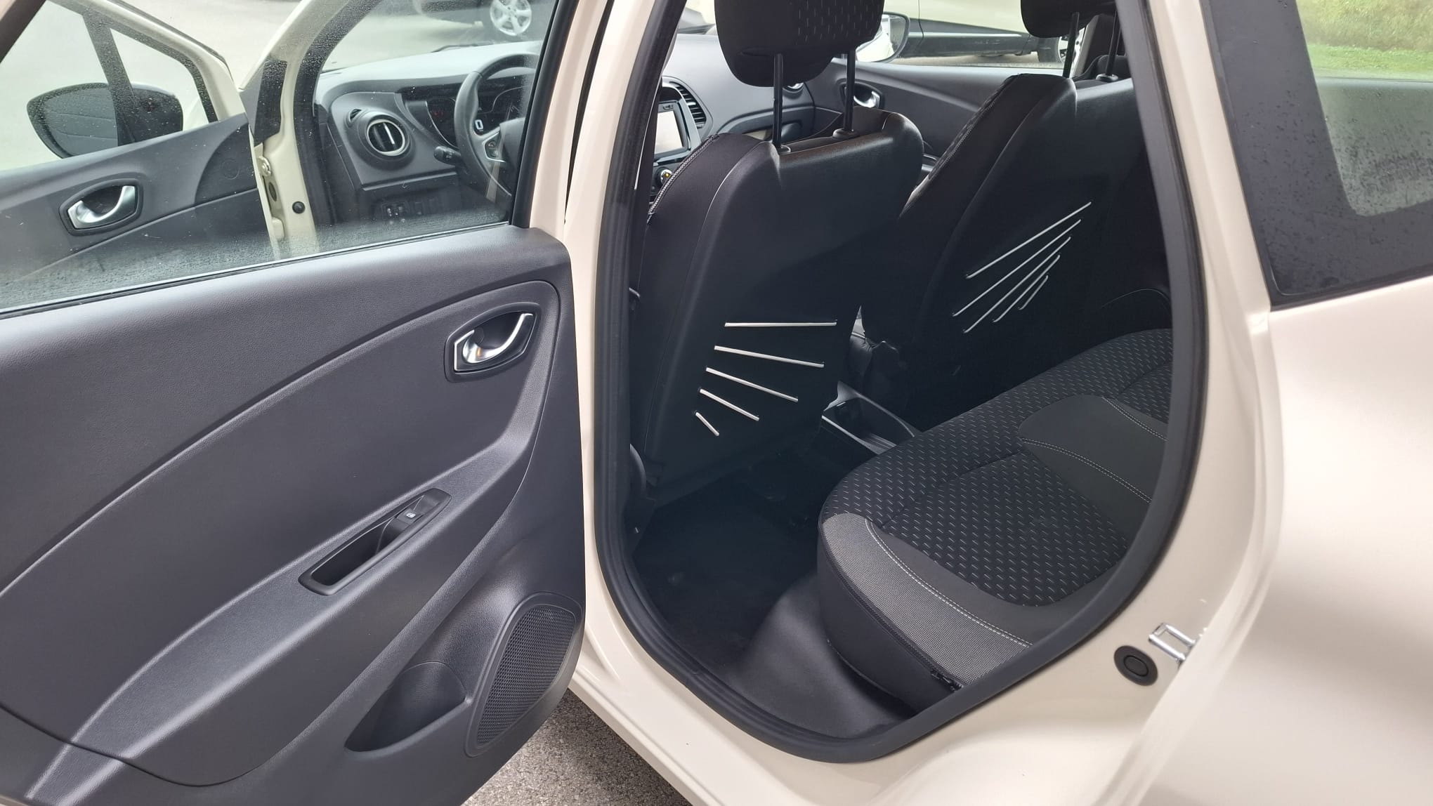 Renault Captur 14-10-26-2025