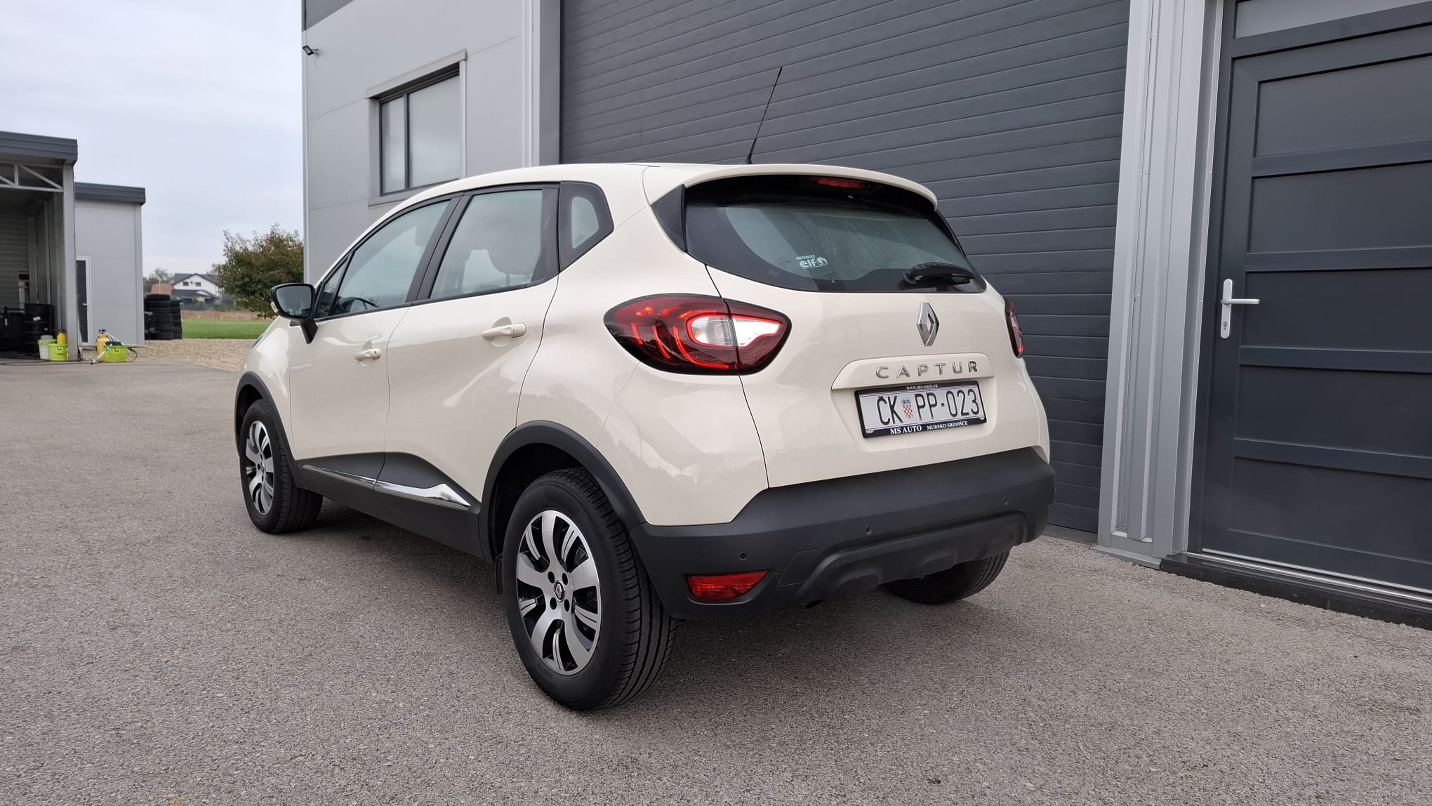 Renault Captur 3-10-26-2025