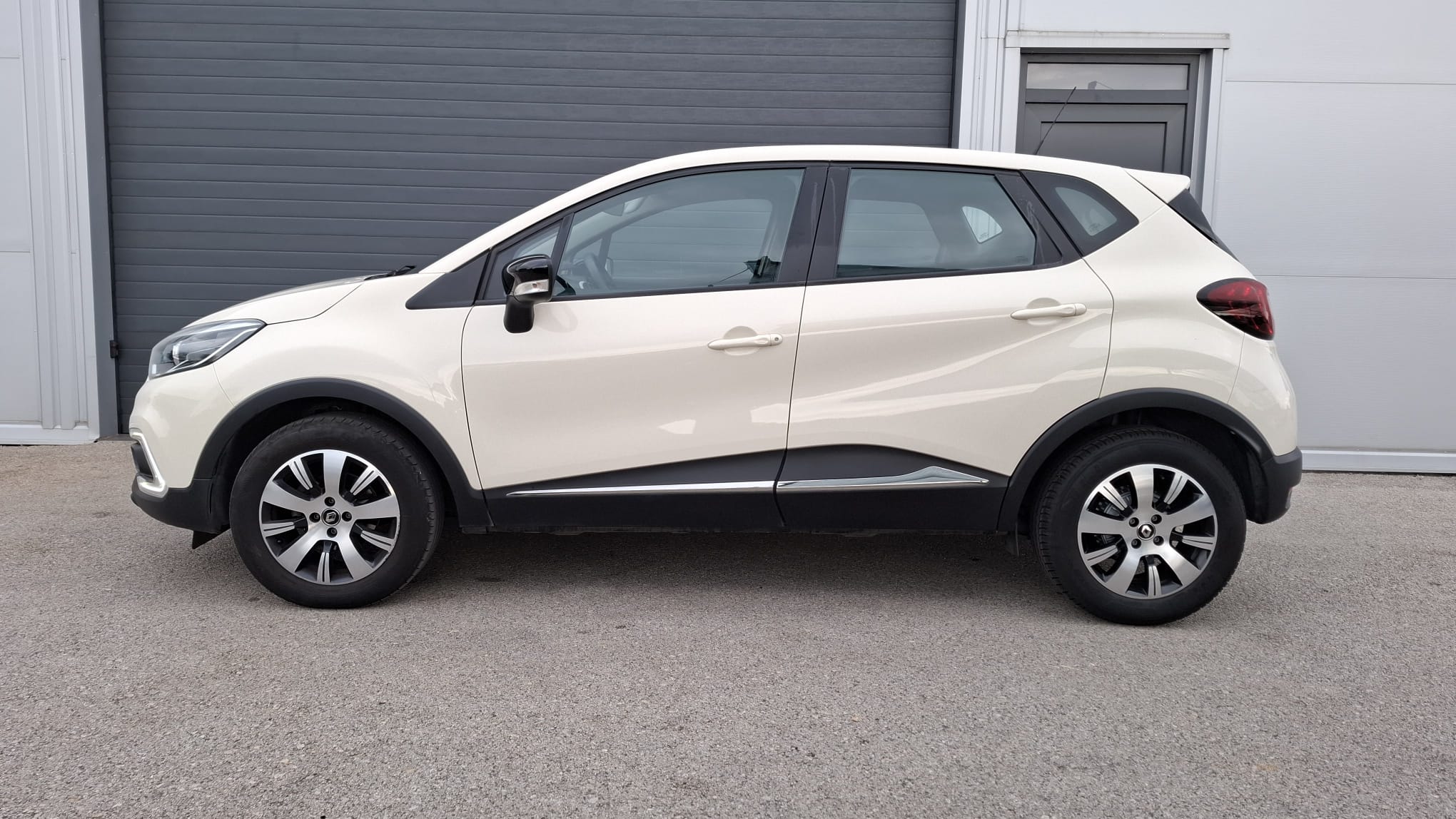 Renault Captur 5-10-26-2025