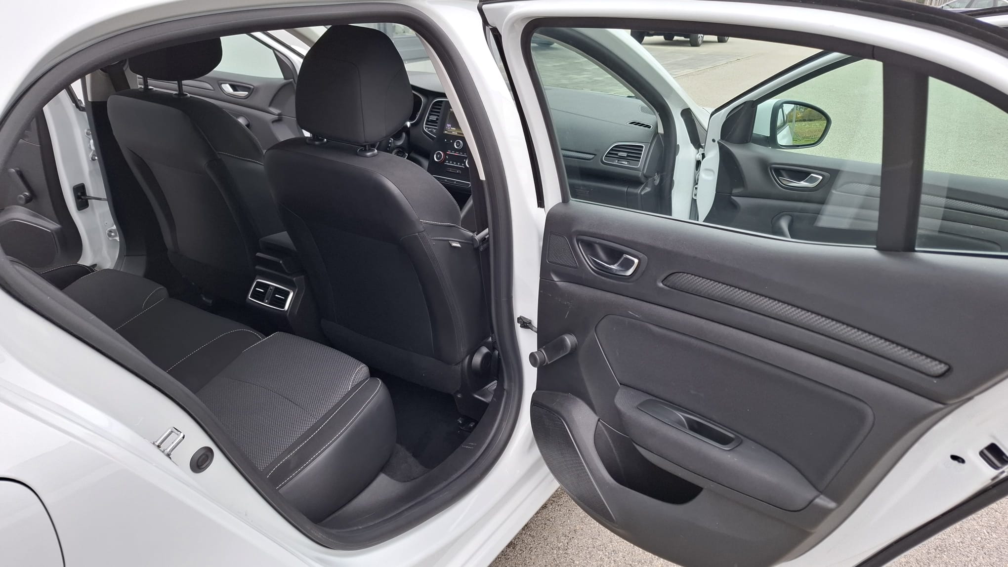 Renault Megane 12-10-30-2025
