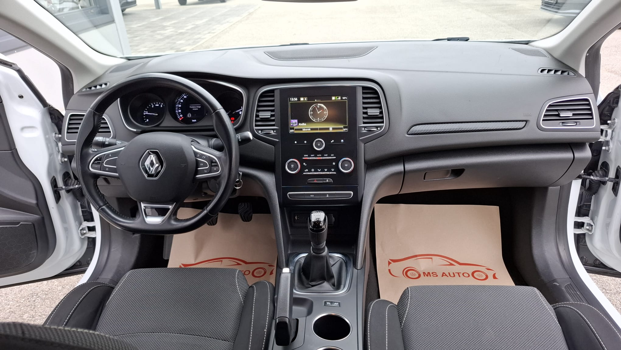 Renault Megane 13-10-30-2025