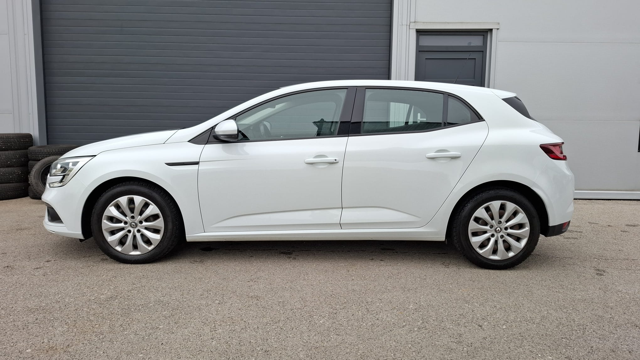 Renault Megane 5-10-30-2025