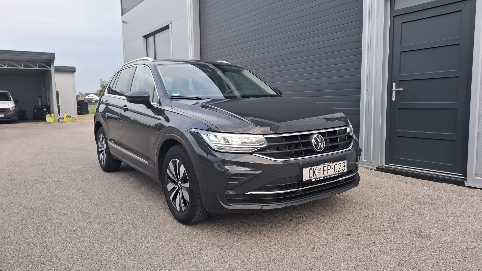 VW Tiguan 1-10-27-2025