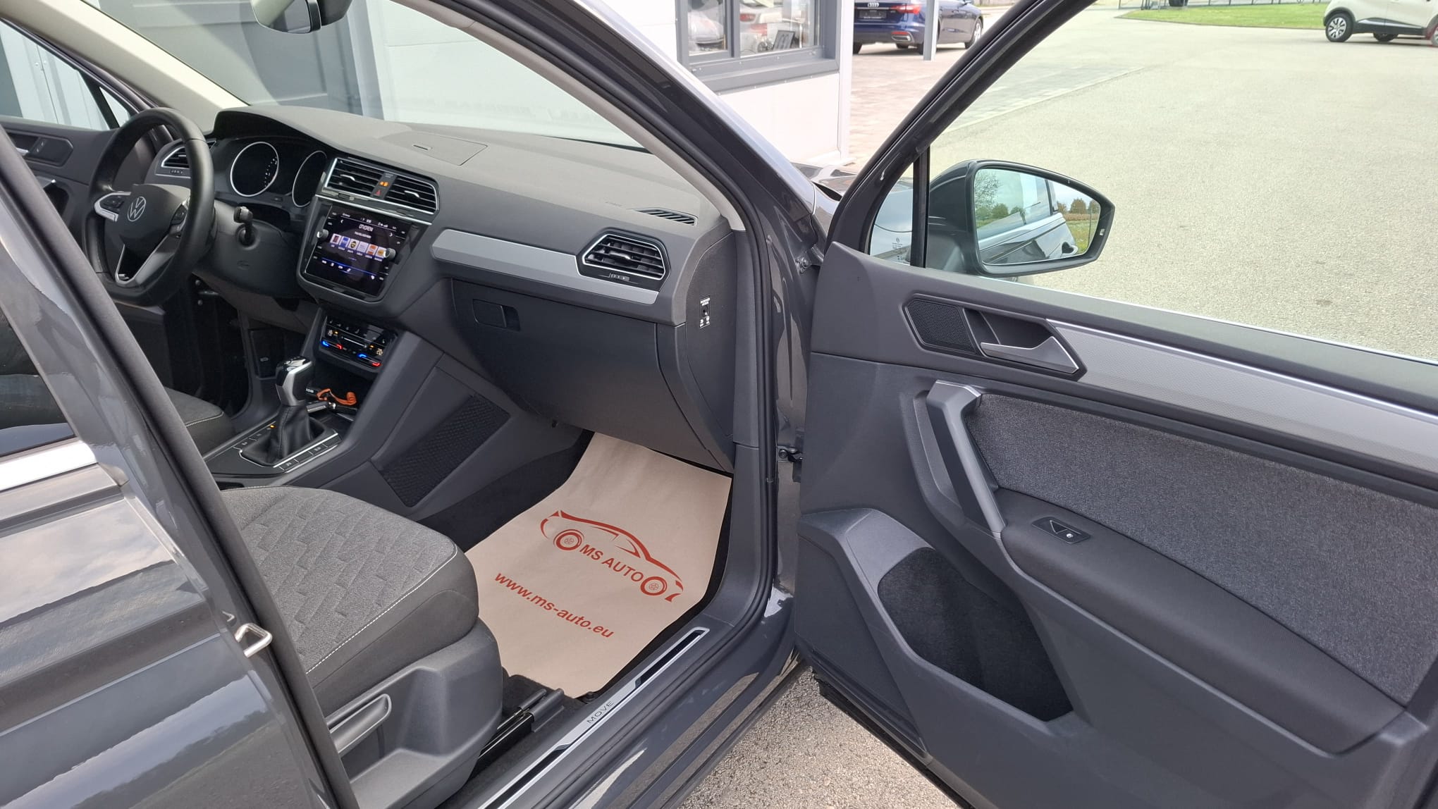 VW Tiguan 10-10-27-2025
