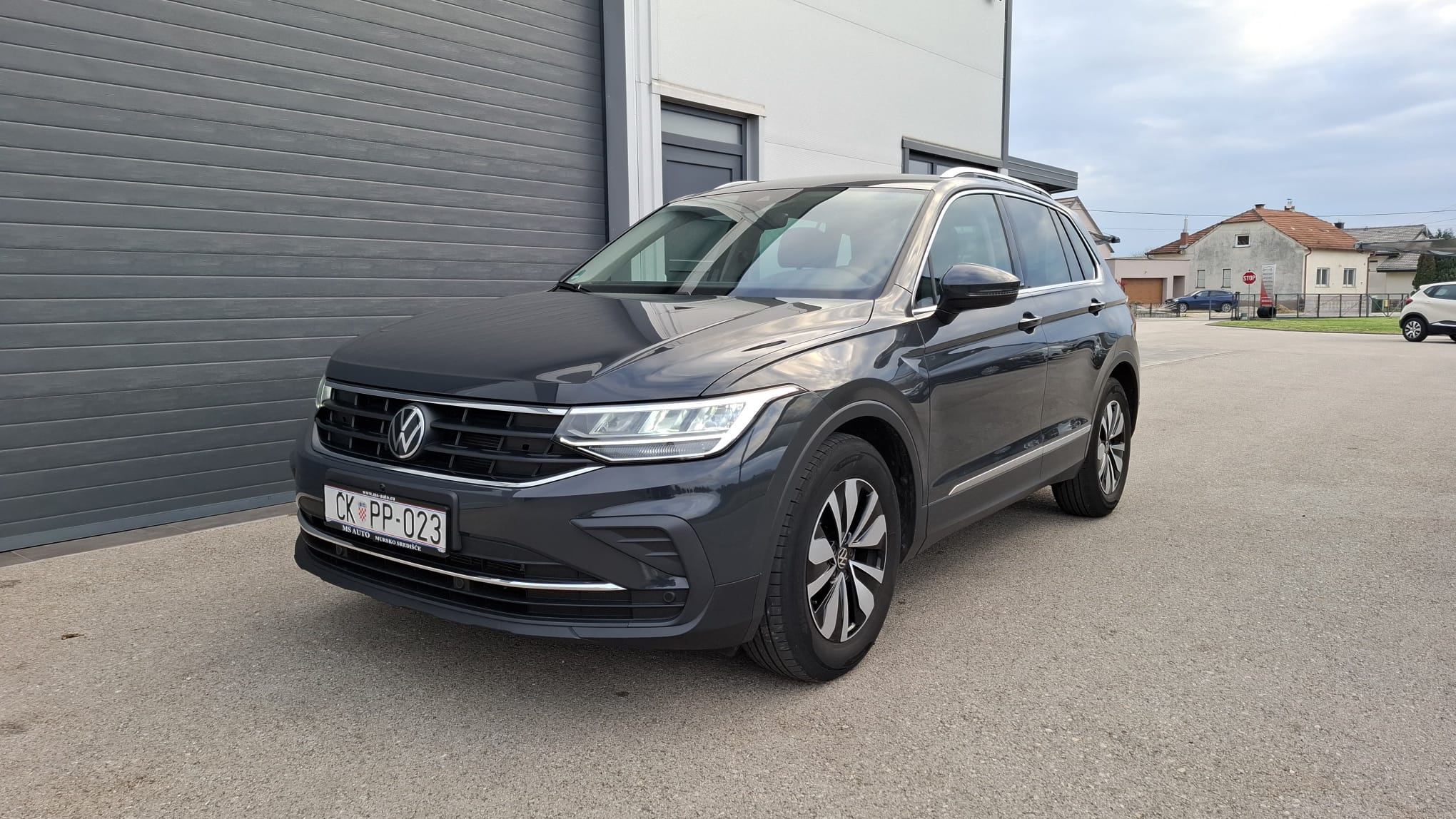 VW Tiguan 2-10-27-2025