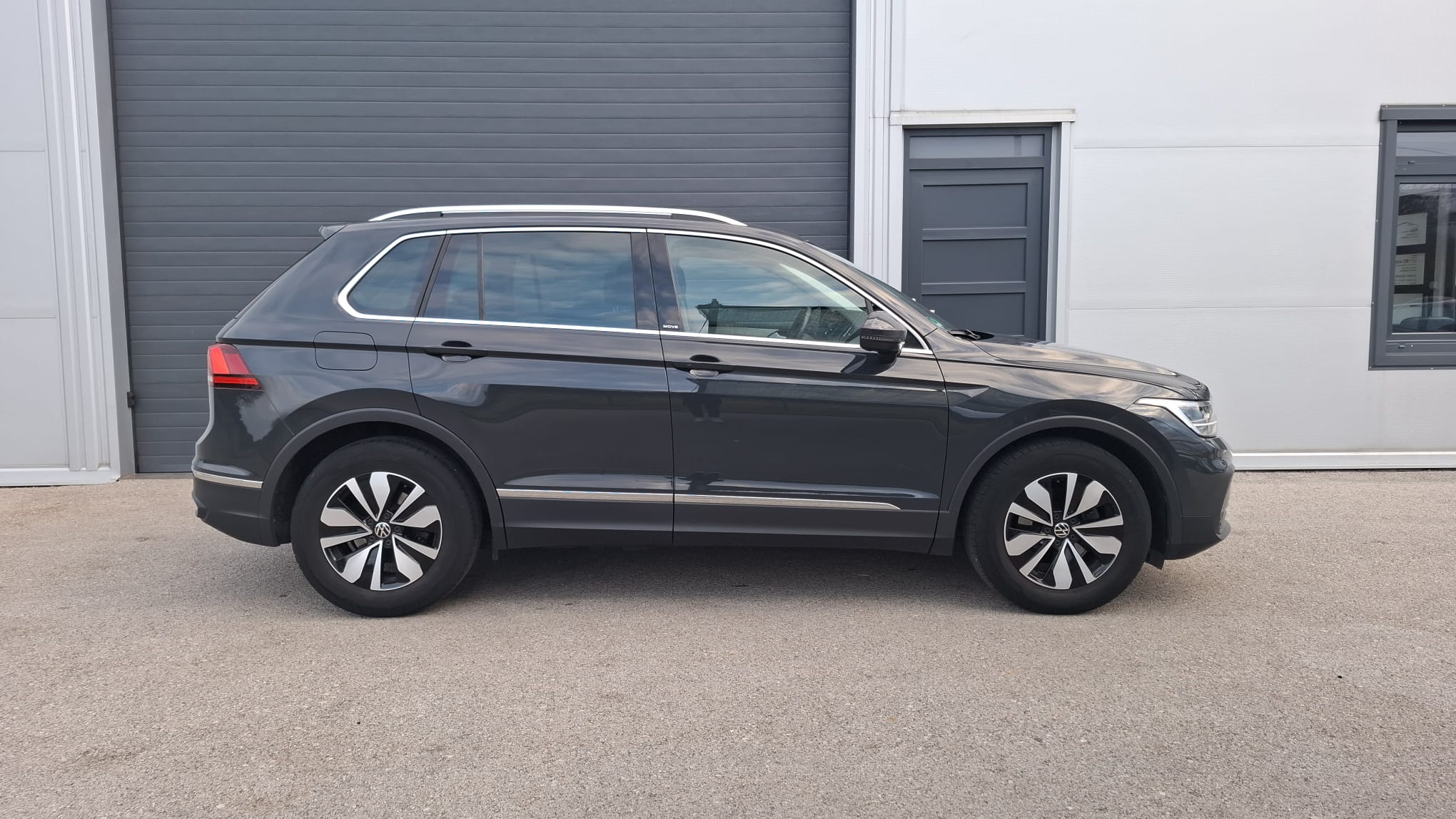 VW Tiguan 5-10-27-2025