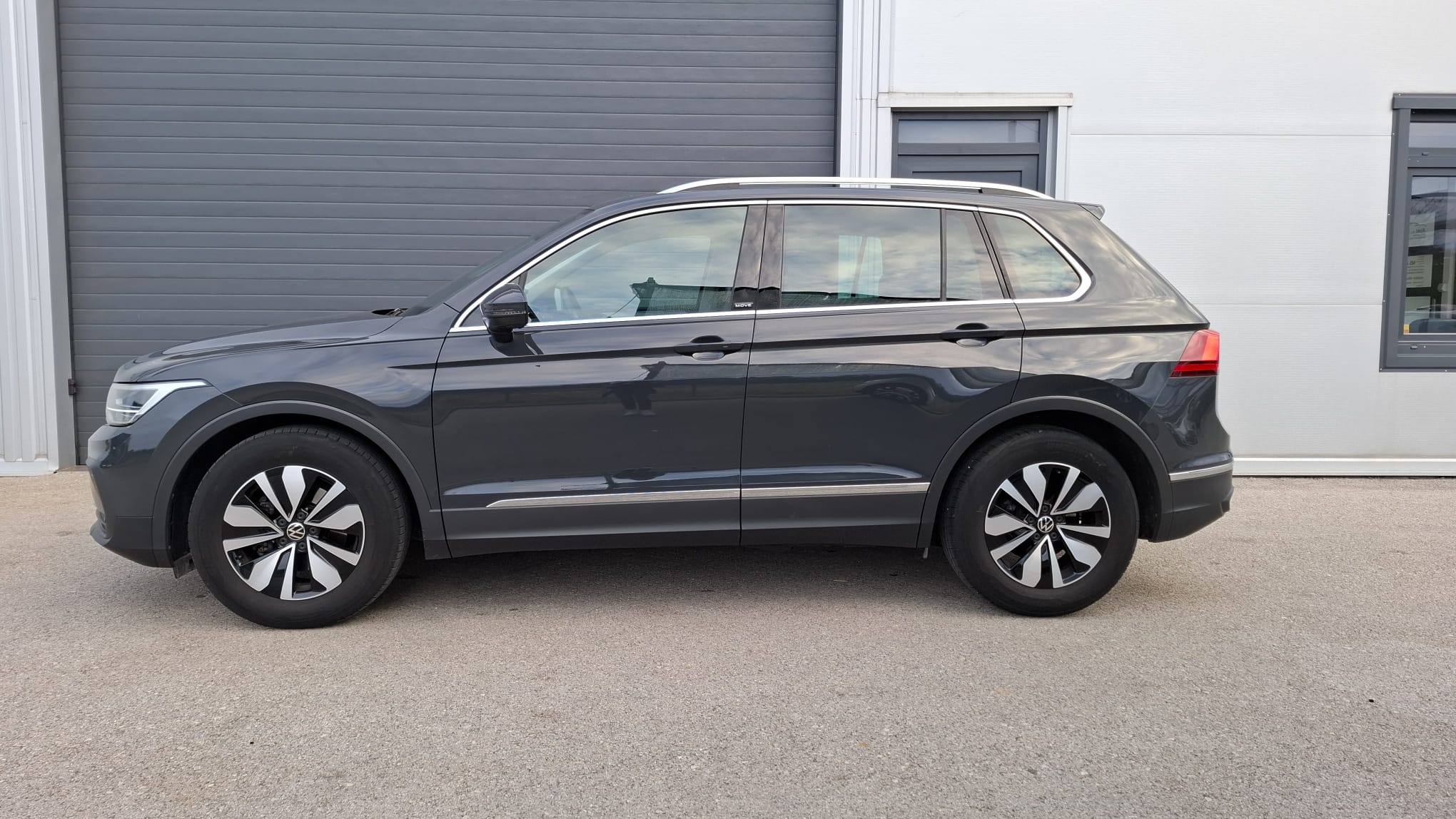VW Tiguan 6-10-27-2025
