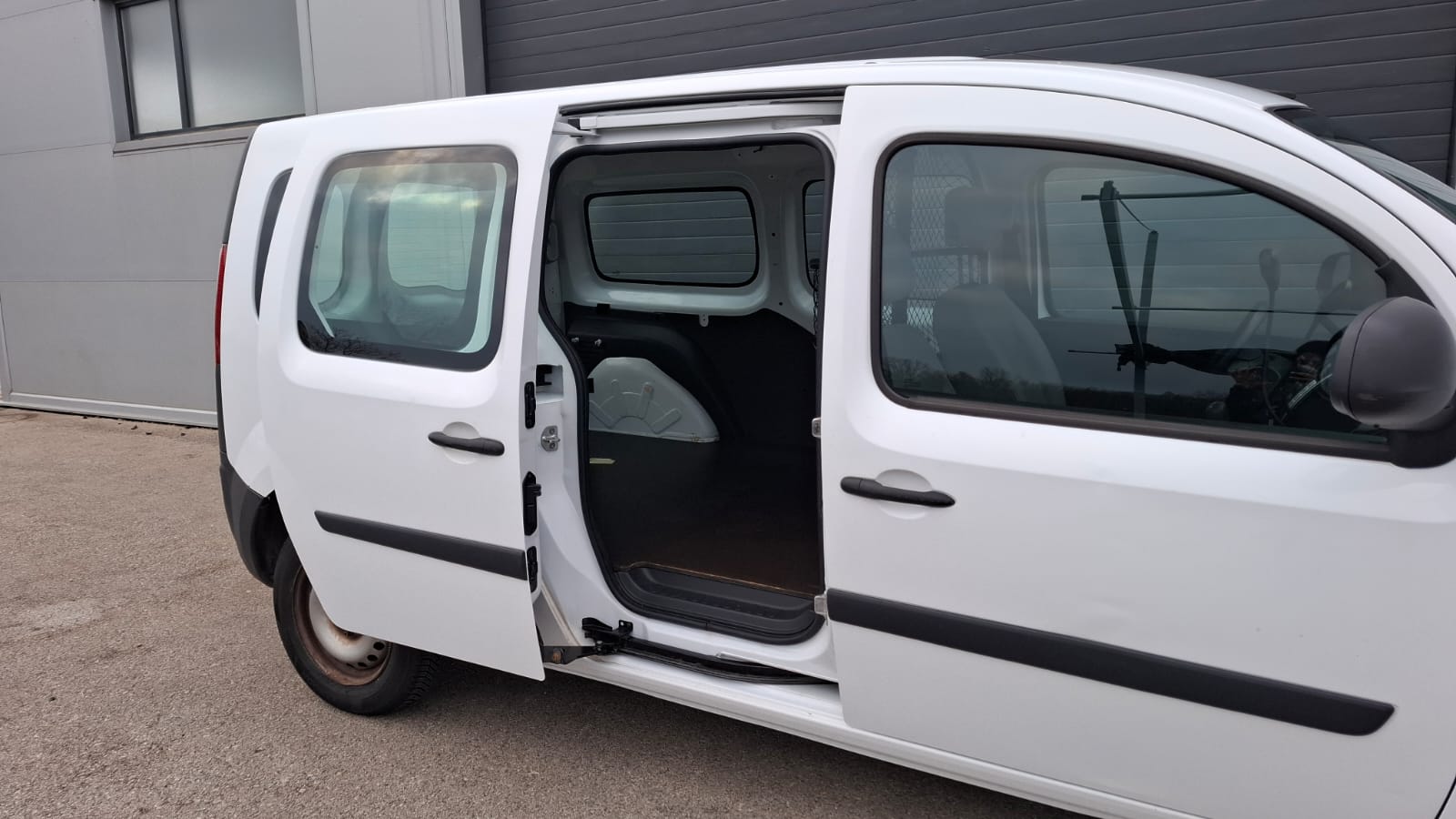 Renault Kangoo 10-11-32-2025