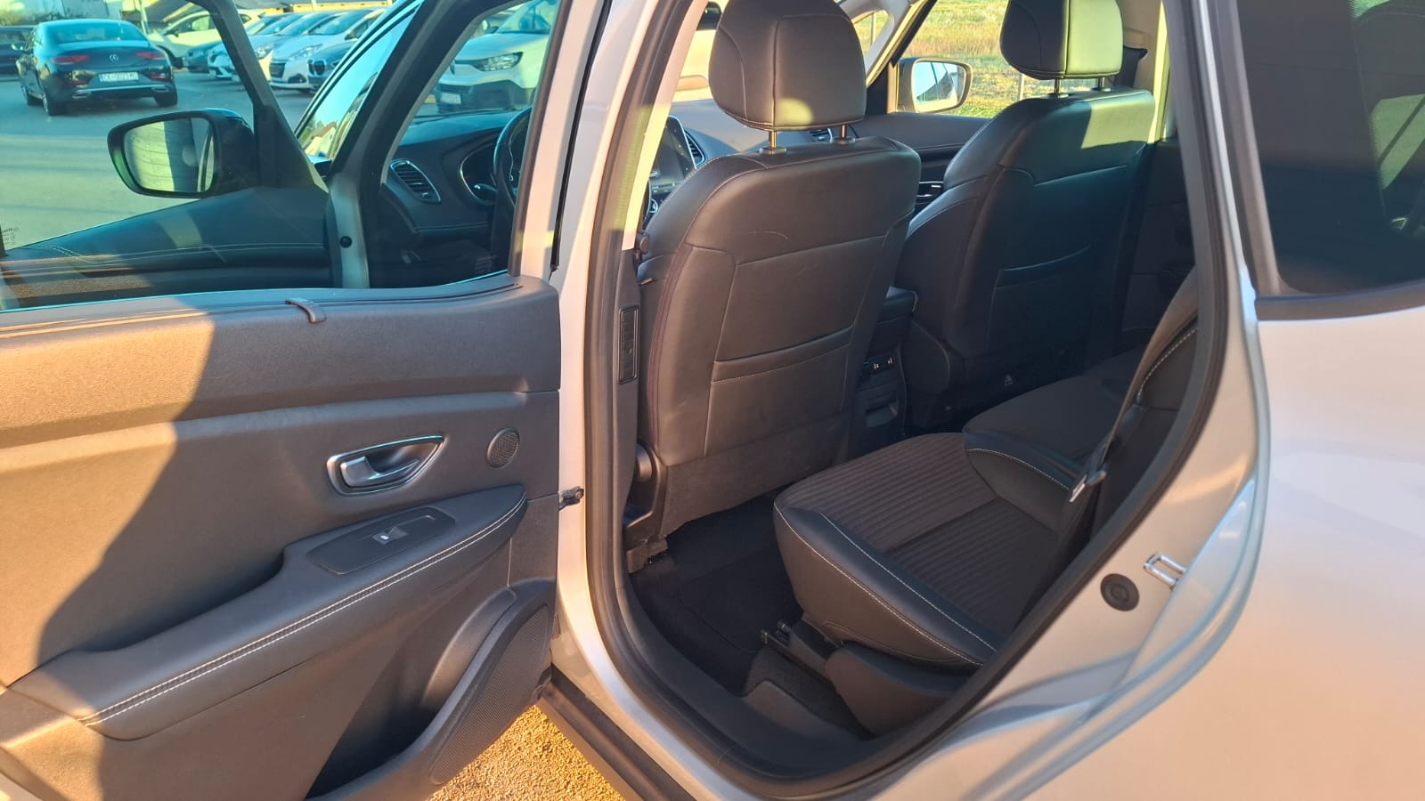 Renault Scenic 12-11-31-2025