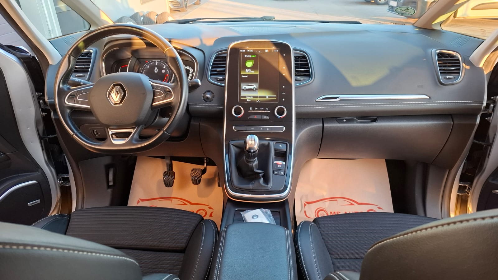 Renault Scenic 13-11-31-2025