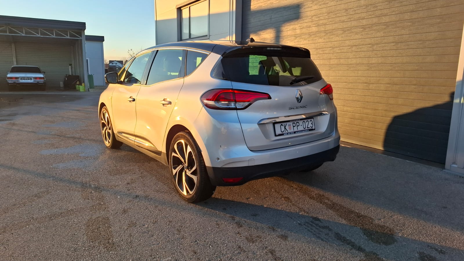 Renault Scenic 3-11-31-2025