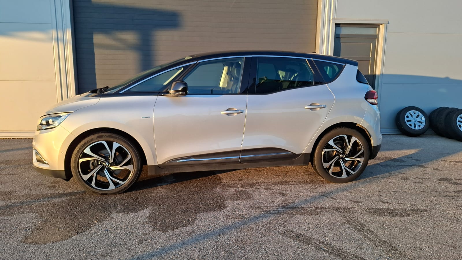 Renault Scenic 5-11-31-2025