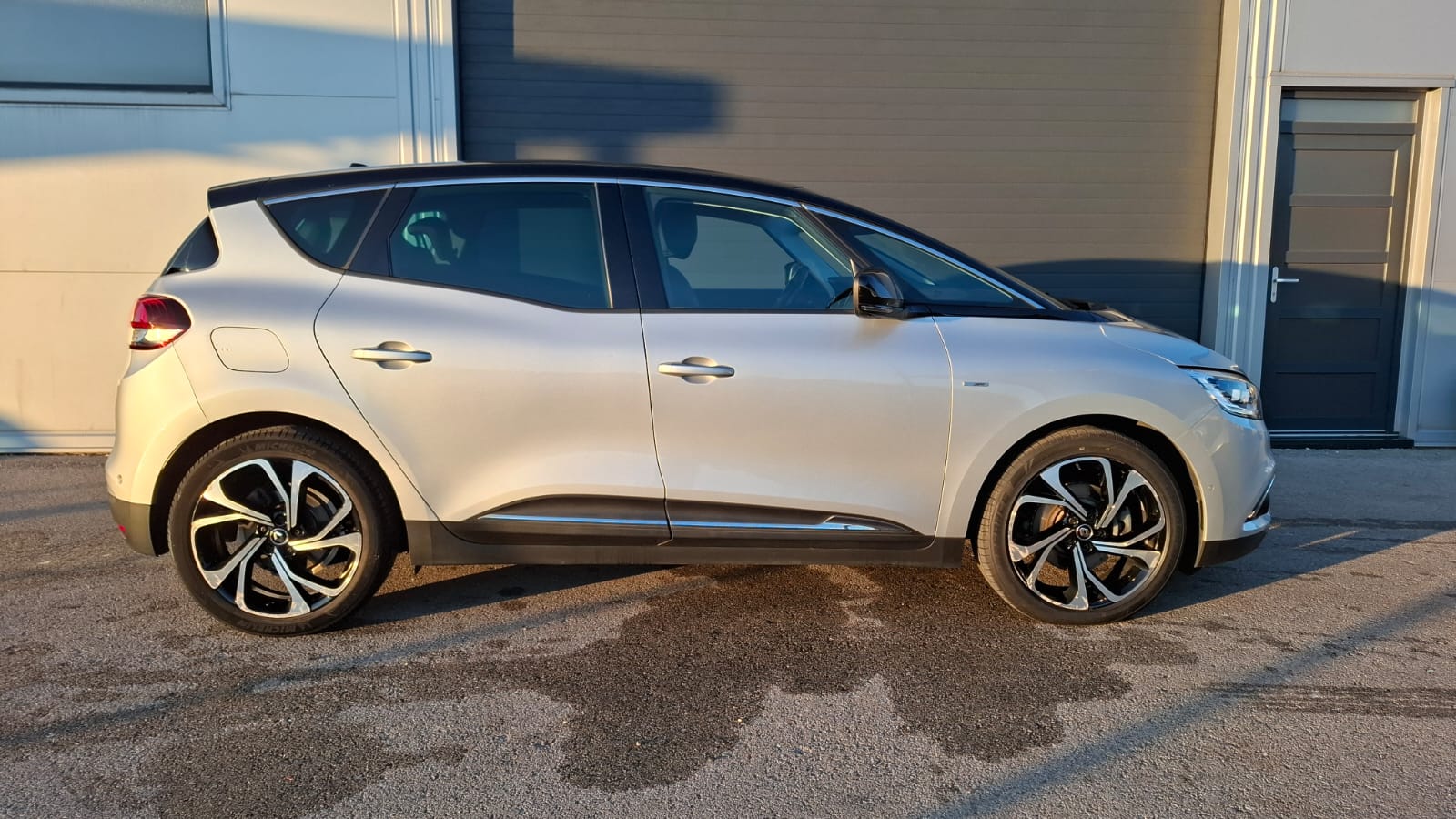 Renault Scenic 6-11-31-2025