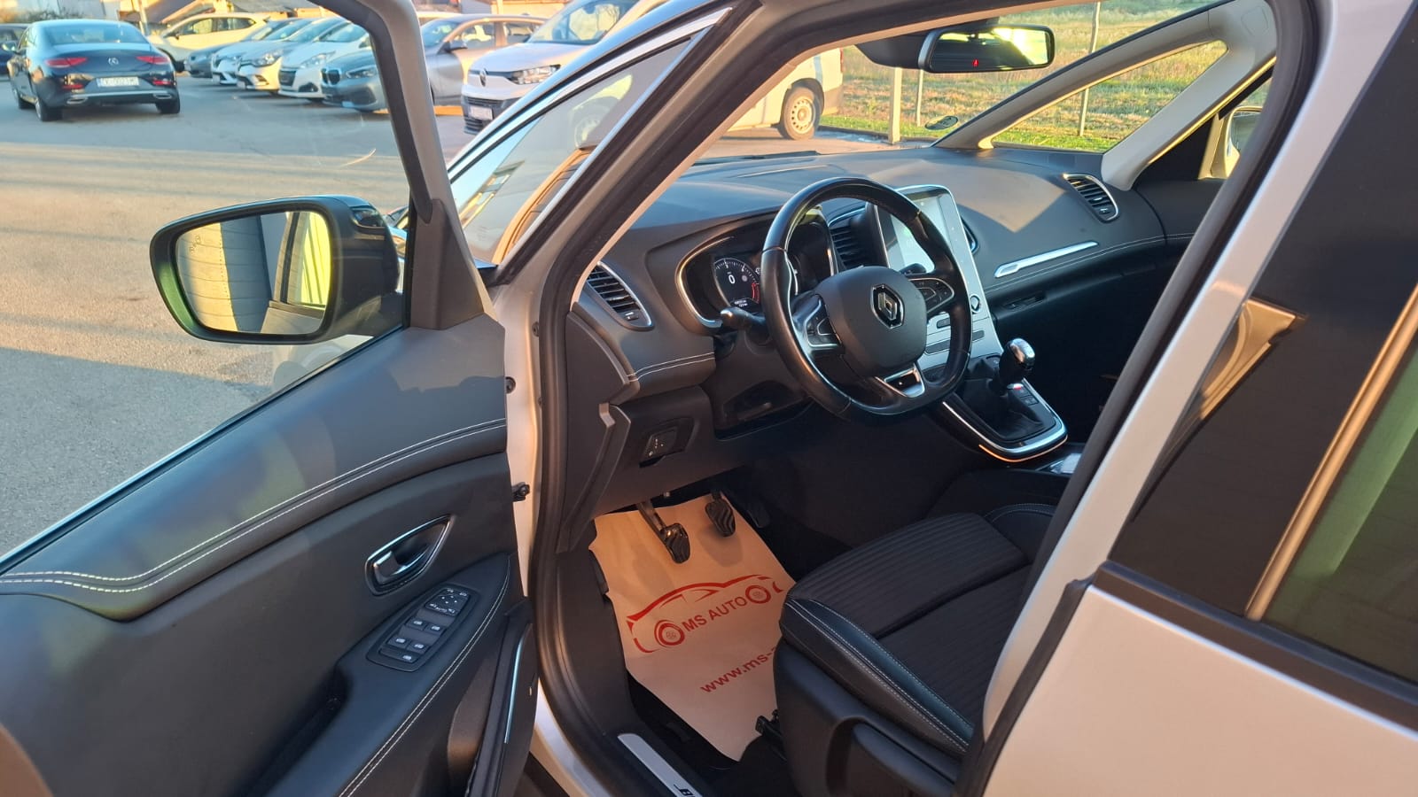 Renault Scenic 9-11-31-2025