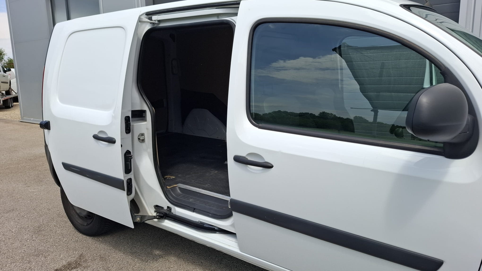 13-6-15-2026 Renault Kangoo