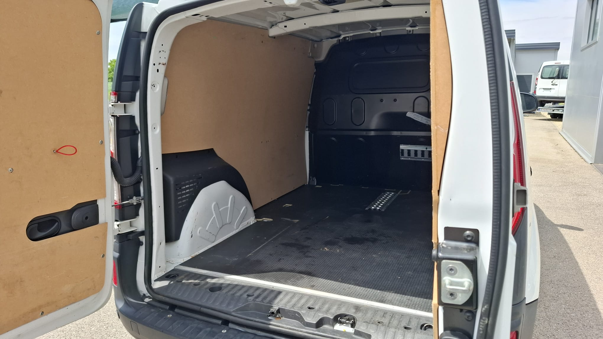 16-6-15-2026 Renault Kangoo