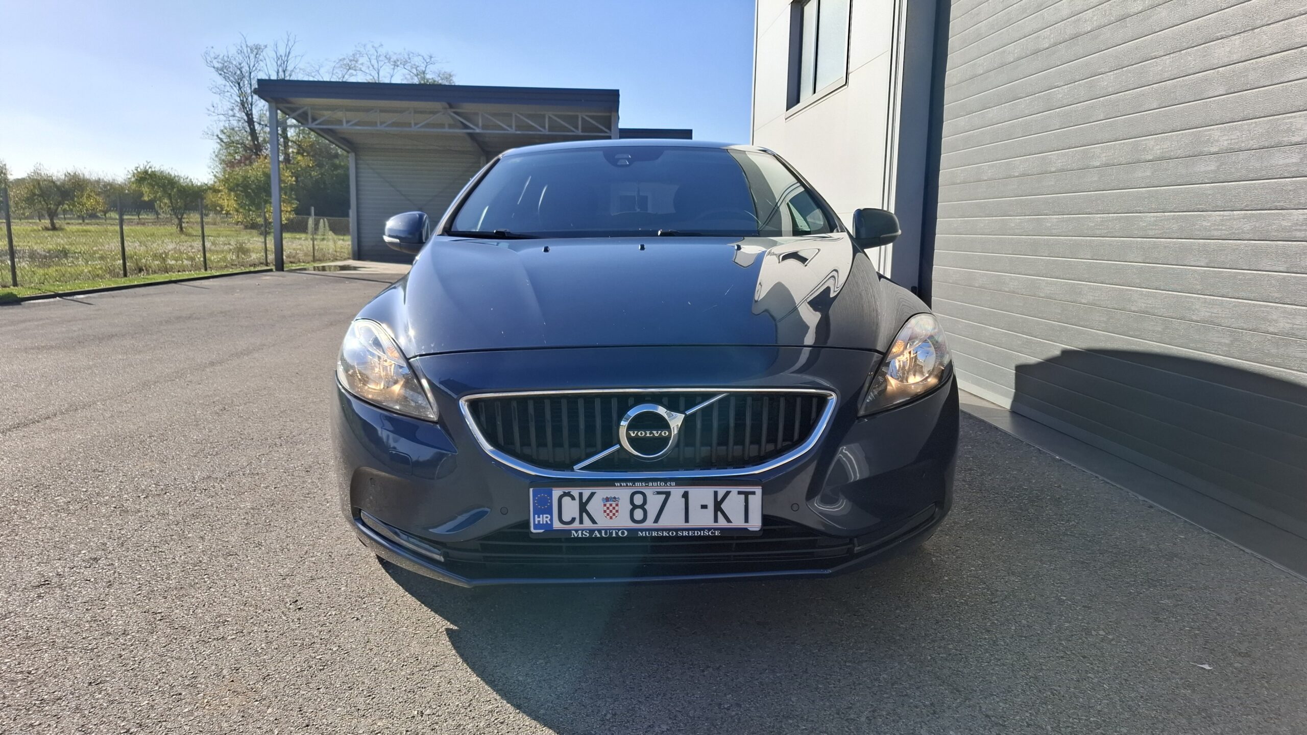 VOLVO V40 D2 - Slika 8